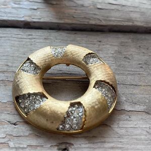Vintage Kramer Rotating Brooch